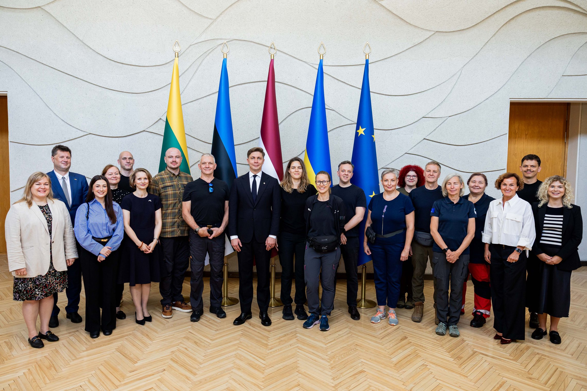Lietuva stiprina regioninį pasirengimą: pirmą kartą į Ukrainą kartu išvyko Lietuvos, Latvijos ir Estijos medikai