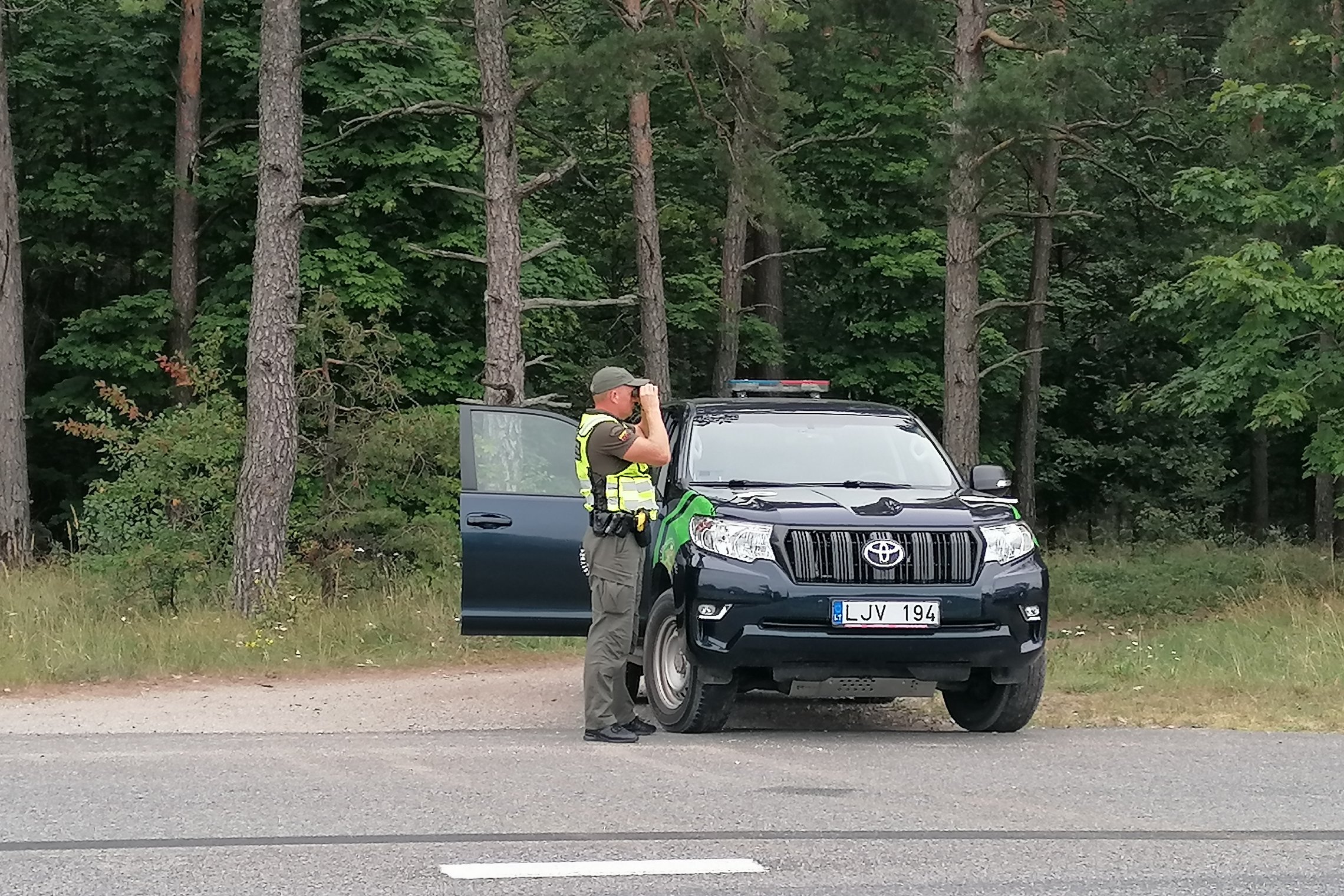 Pasienio ruožuose sulaikyti du neblaivūs vairuotojai: vienam gresia baudžiamoji atsakomybė, kitam – didžiulė bauda