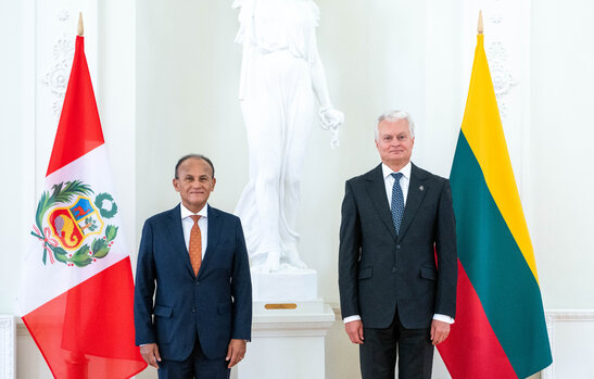 Prezidentas priėmė Peru ir Salvadoro ambasadorių skiriamuosius raštus