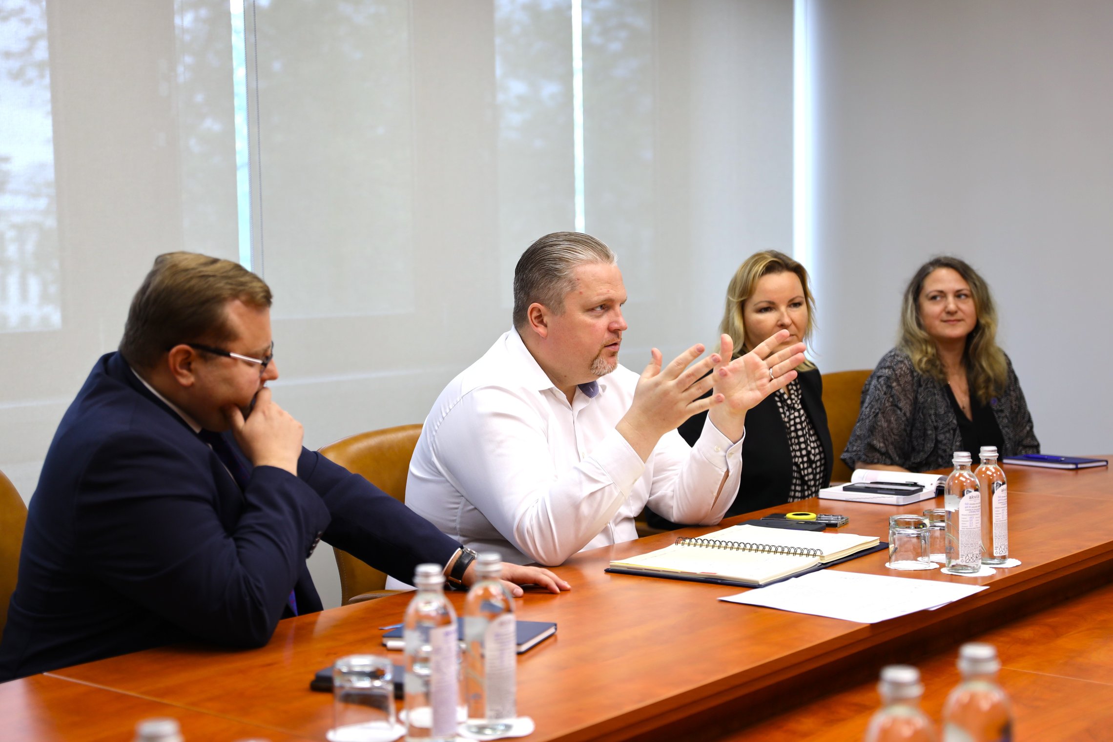 Finansų ministras kartu su ministerijos komanda susitiko su Lietuvos gyvybės draudimo įmonių asociacijos atstovais
