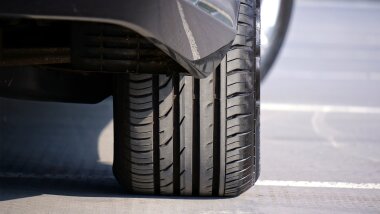 Teismui perduota byla dėl automobilių identifikavimo numerių klastojimo ir sukčiavimo