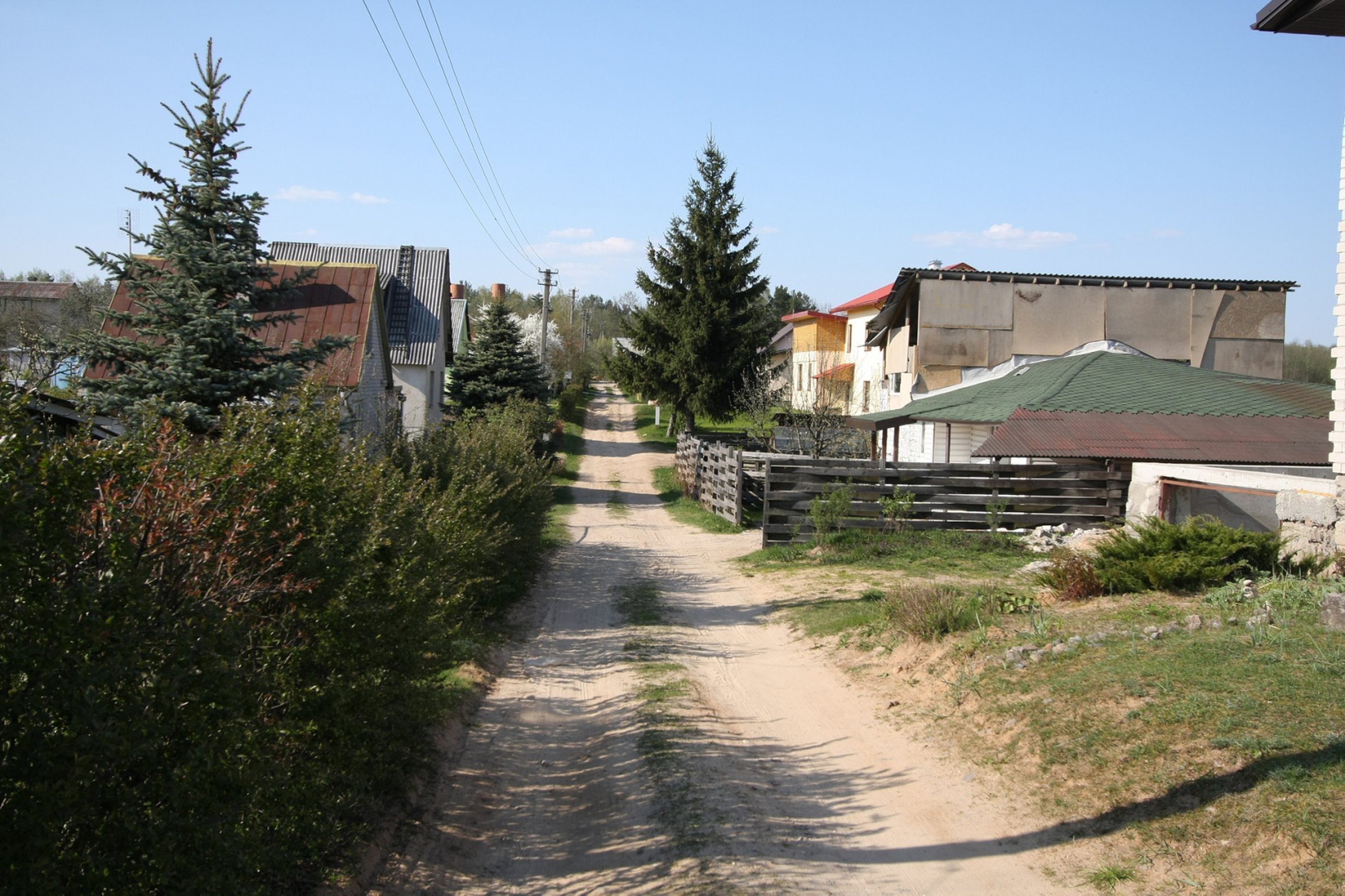 Siūloma leisti aukcionuose parduoti šimtus apleistų sodų sklypų