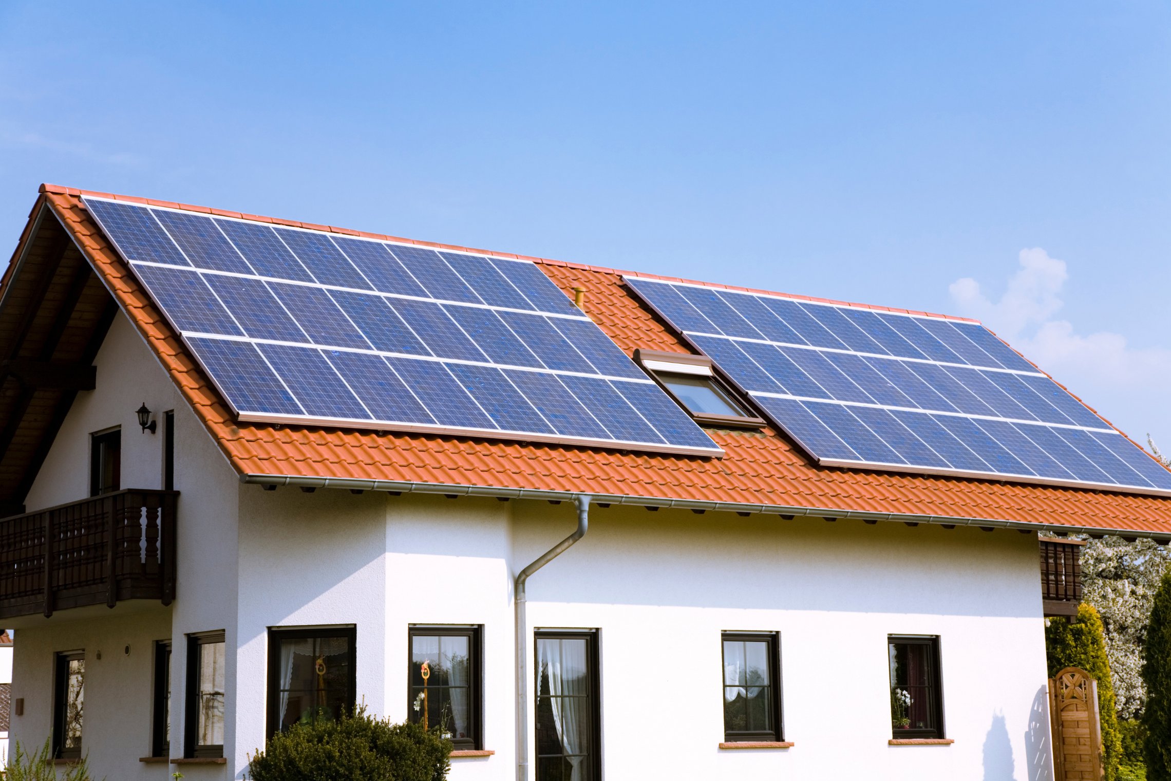 APVA sparčiai vertina saulės elektrinių paraiškas: per mėnesį išnagrinėta didžioji dalis gautų paraiškų, lėšos jau pasiekia gyventojus
