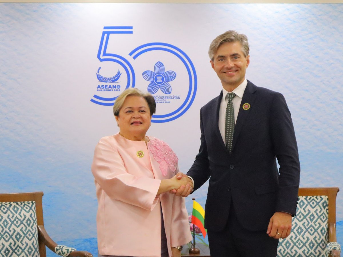 Ministras K. Budrys susitiko su Filipinų užsienio reikalų ministre