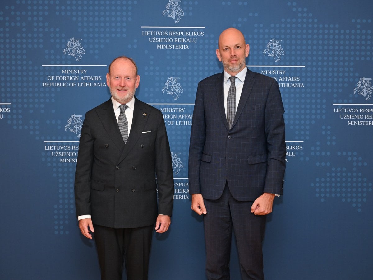 Politikos direktorius D. Skusevičius susitiko su naujuoju Švedijos ambasadoriumi