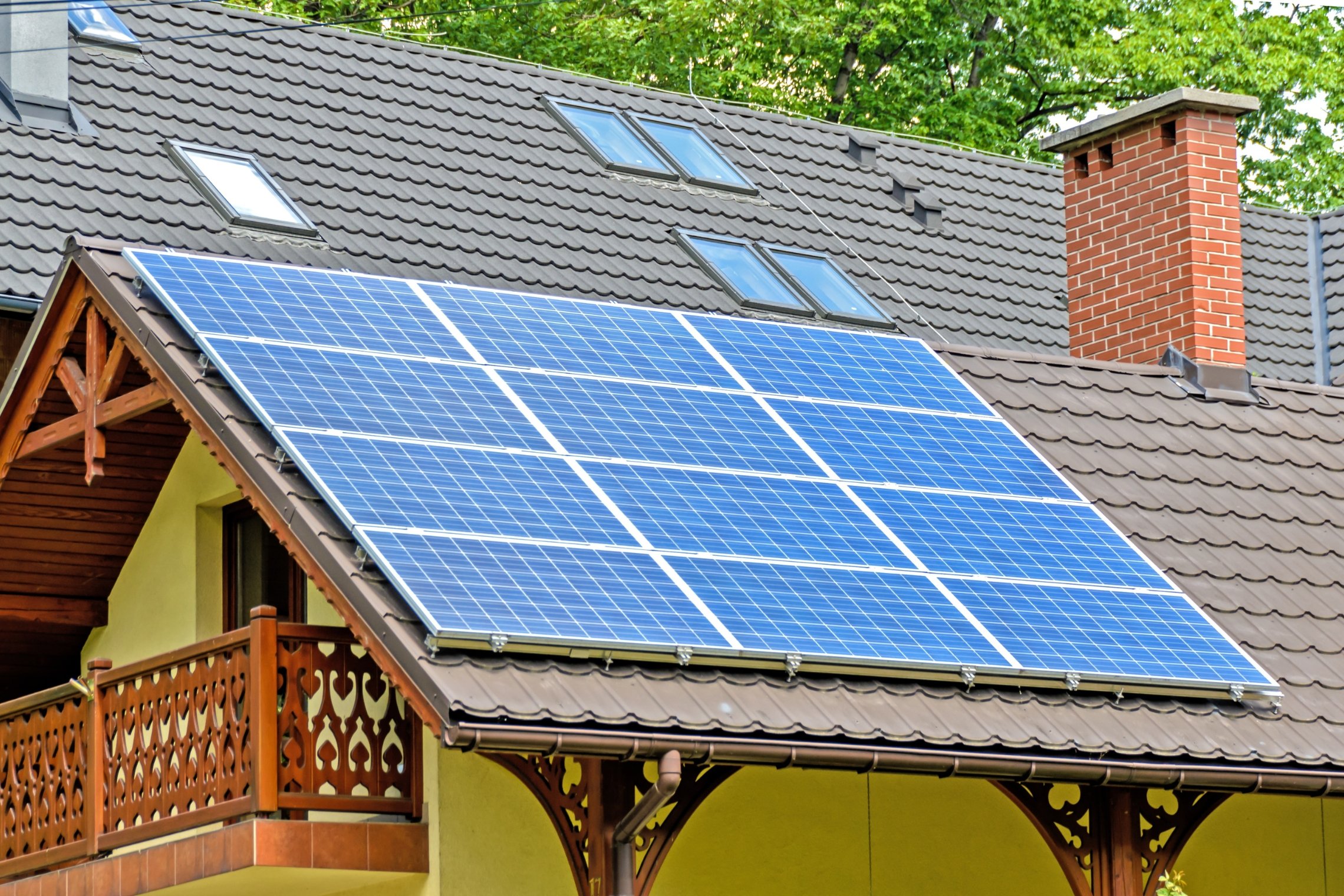 APVA sparčiai vertina saulės elektrinių paraiškas: per mėnesį išnagrinėta didžioji dalis gautų paraiškų, lėšos jau pasiekia gyventojus