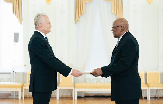 Prezidentas priėmė Namibijos, Ekvadoro ir Gvatemalos ambasadorių skiriamuosius raštus