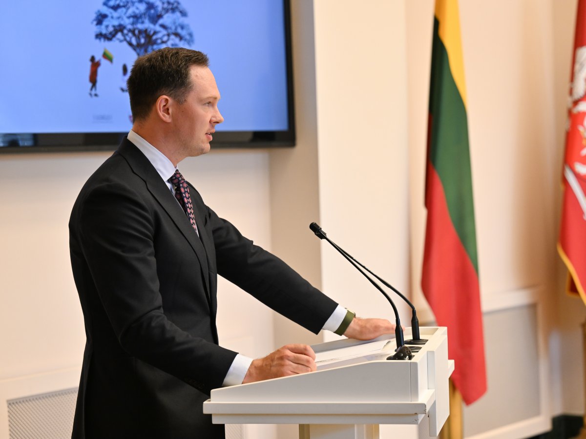 Viceministras K. Vaitiekūnas pasveikino lituanistinių mokyklų bendruomenę