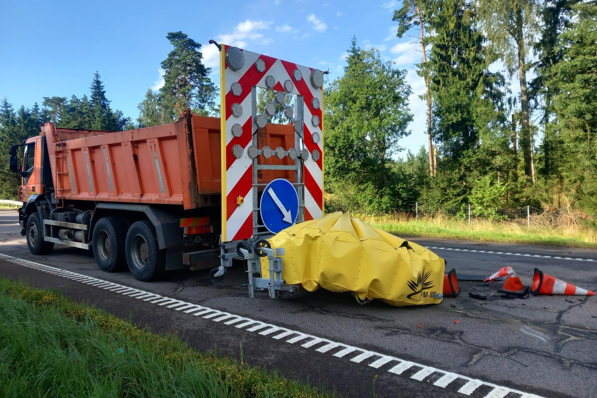 Apgadinti smūgio slopintuvai dar kartą įrodė savo paskirtį: kelininkai ragina neprarasti budrumo