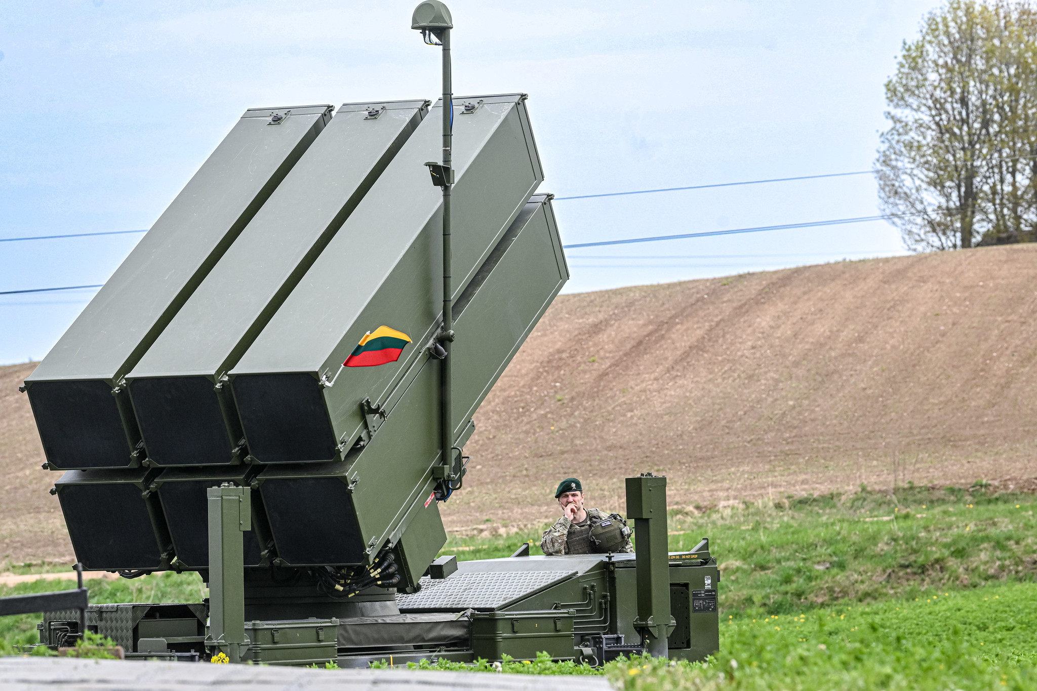 Lietuvą pasieks daugiau NASAMS sistemas įgalinančių radarų