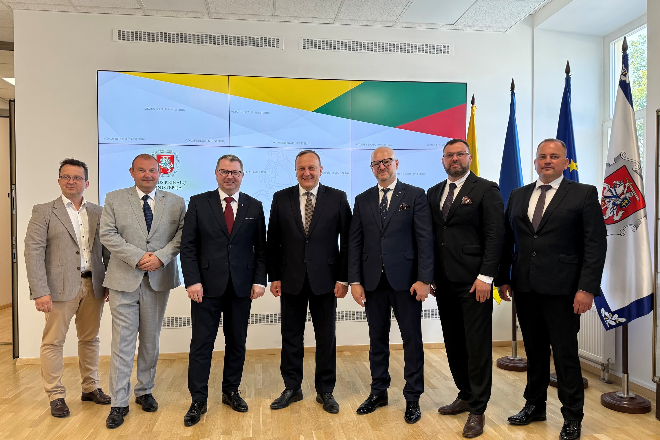 Vidaus reikalų ministras susitiko su Lenkijos savivaldybių delegacija: dėmesys regionų stiprinimui ir saugumui