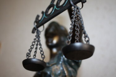 Patenkinus prokuroro ieškinį Lietuvos valstybės naudai priteisti beveik 267 tūkst. Eur