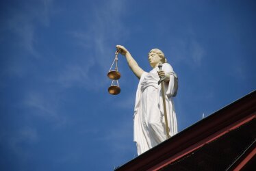 Teismui perduota byla dėl disponavimo labai dideliu kiekiu narkotinių ir psichotropinių medžiagų